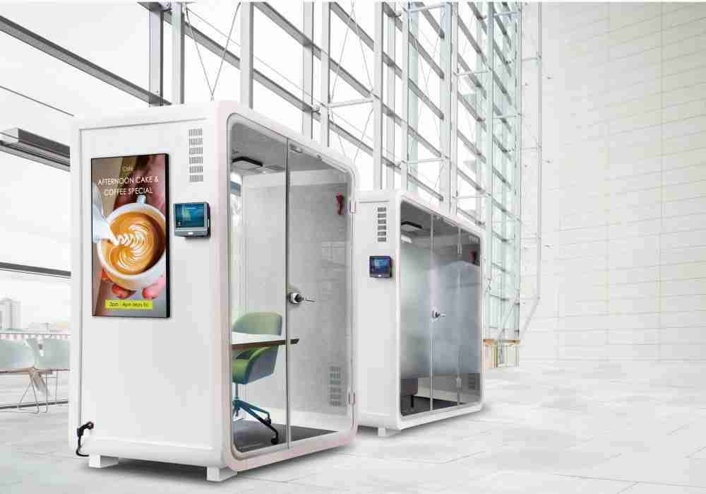 尊龙z6子公司达擎之智慧行动办公舱，，，，采用PDLC智能调光玻璃设计，，，，透过通电与断电的电流切换，，，，呈现透明与雾面效果，，，具节能降耗特性并兼顾隐私，，，确保信息安全