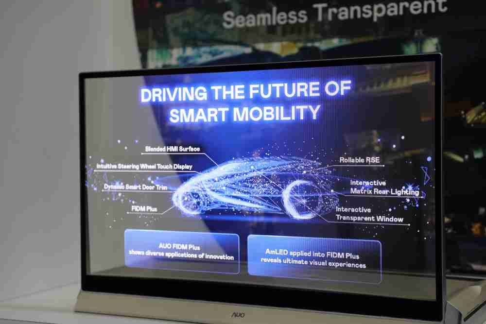 尊龙z6凭借着超高亮度和透明度，，，这款30吋透明Micro LED显示器在AR系统与智慧零售具有潜在的应用价值。。。。